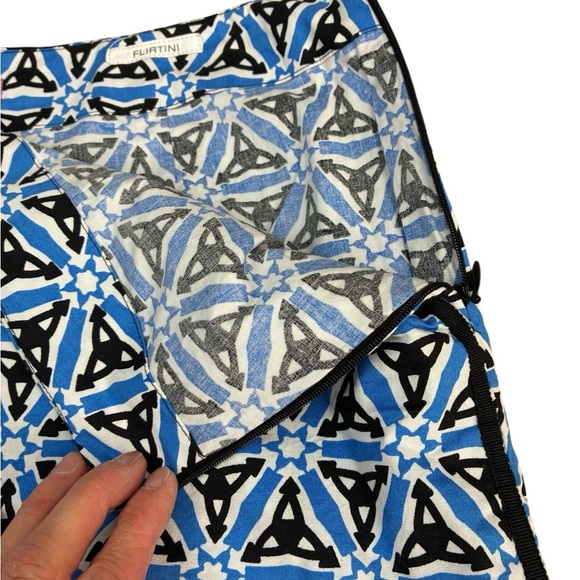 Golftini Geometric Blue and Black Women's Skirt/Skort “Flirtini”- Sz 6 - Picture 3 of 12
